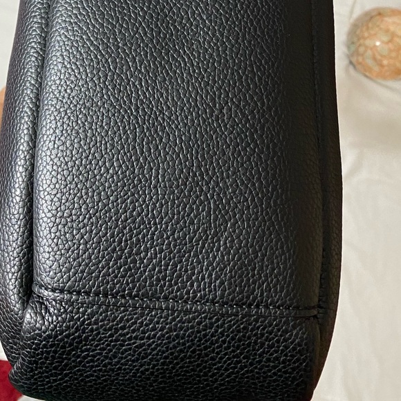 NWT Calvin Klein Millie Cross Body Tote- Bag Size OS (Color Black). - Picture 5 of 8